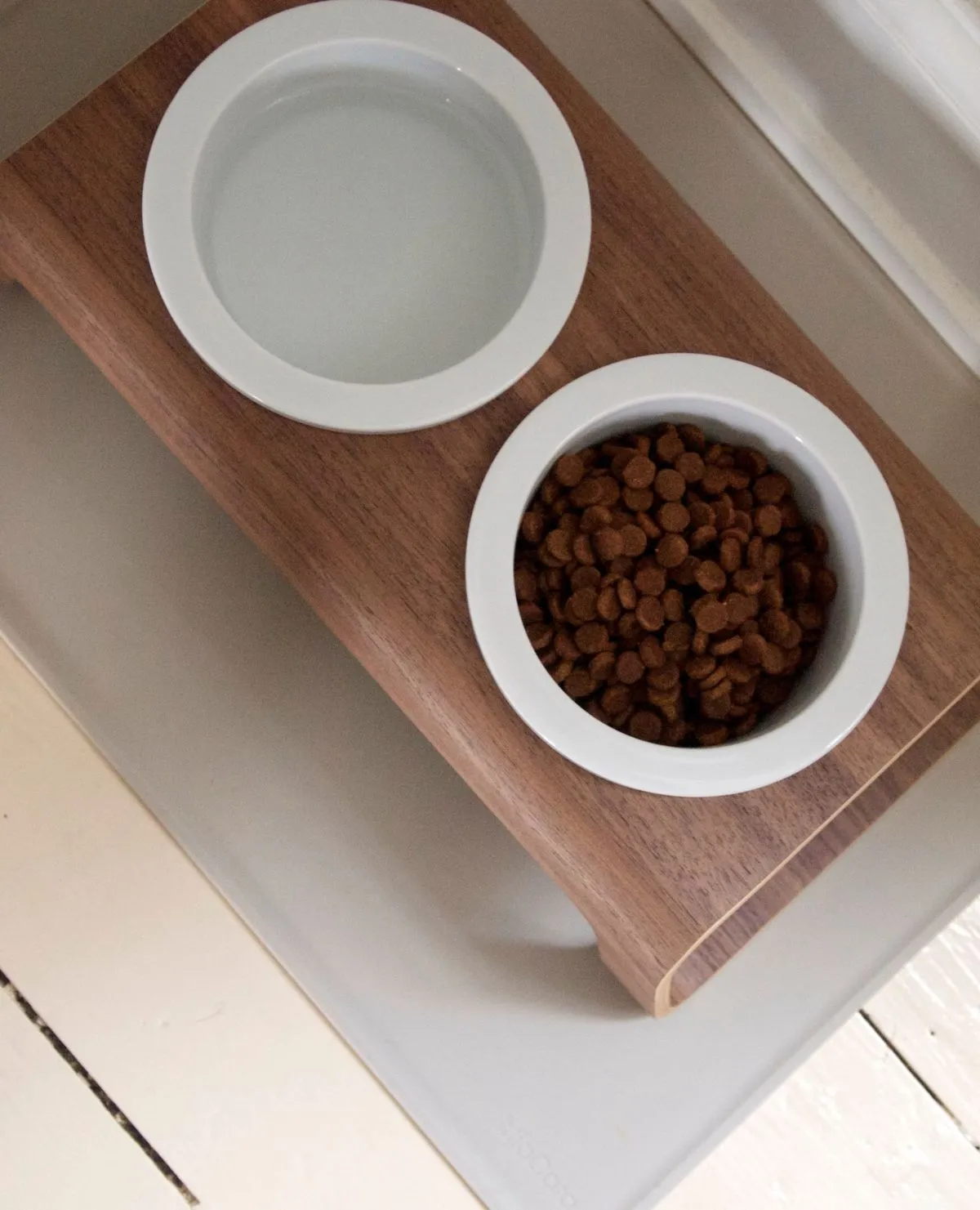 Safe Confinement Room For Cat A quiet bathroom set up as a safe and secure confinement room for a stressed cat